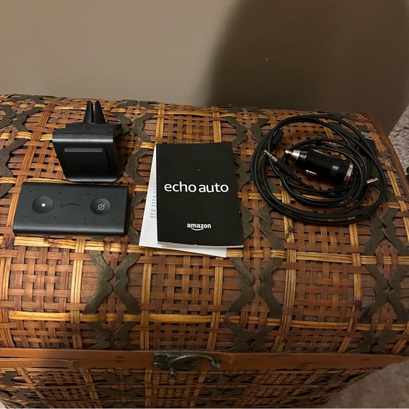 Echo Auto- Hands-free Alexa for car - Picture 7 of 9